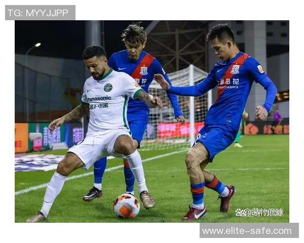 上海绿地申花与国安激战正酣谁将赢得这场足球巅峰对决 上海绿地申花与国安激战正酣谁将赢得这场足球巅峰对决