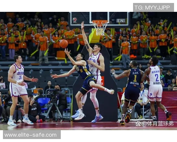 任骏飞领衔广东男篮奋战新赛季助力球队追逐冠军梦想的精彩旅程